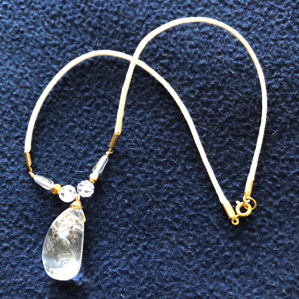 Clear quarts drop necklace